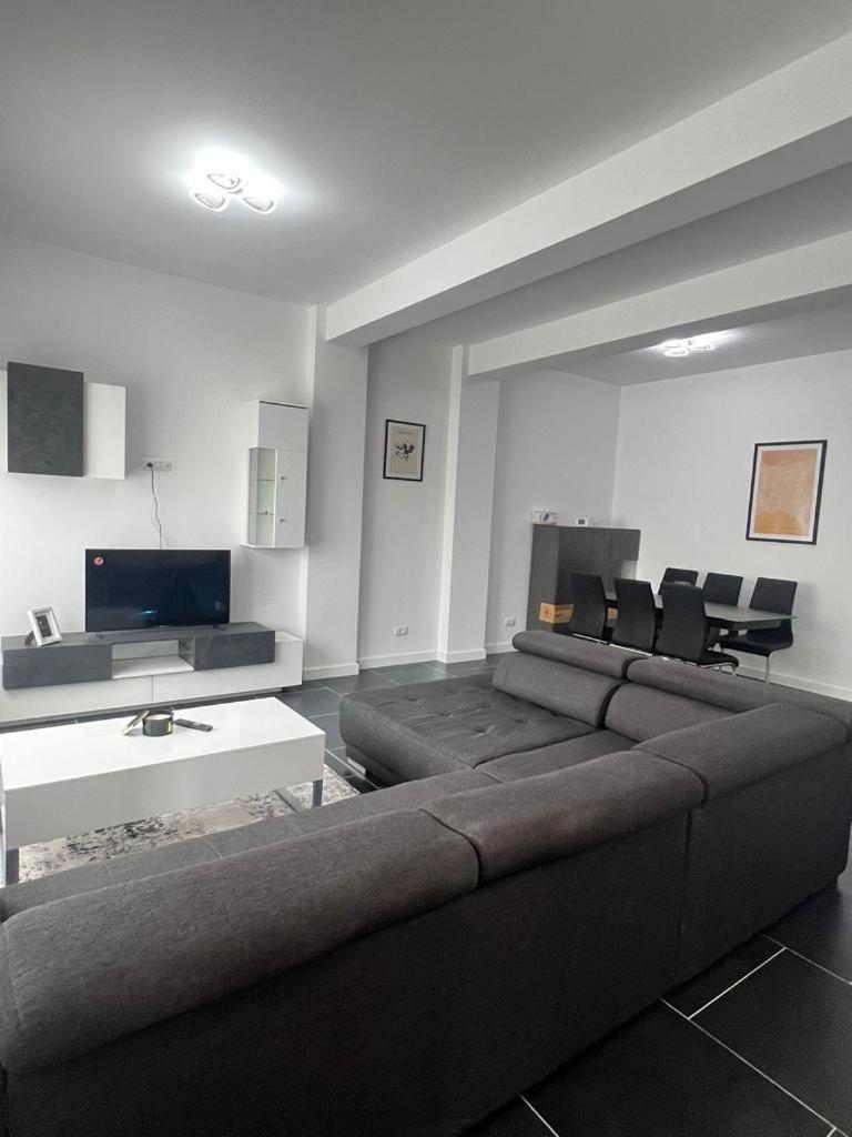 Luxury Cozy Apartments Suceava Exterior photo