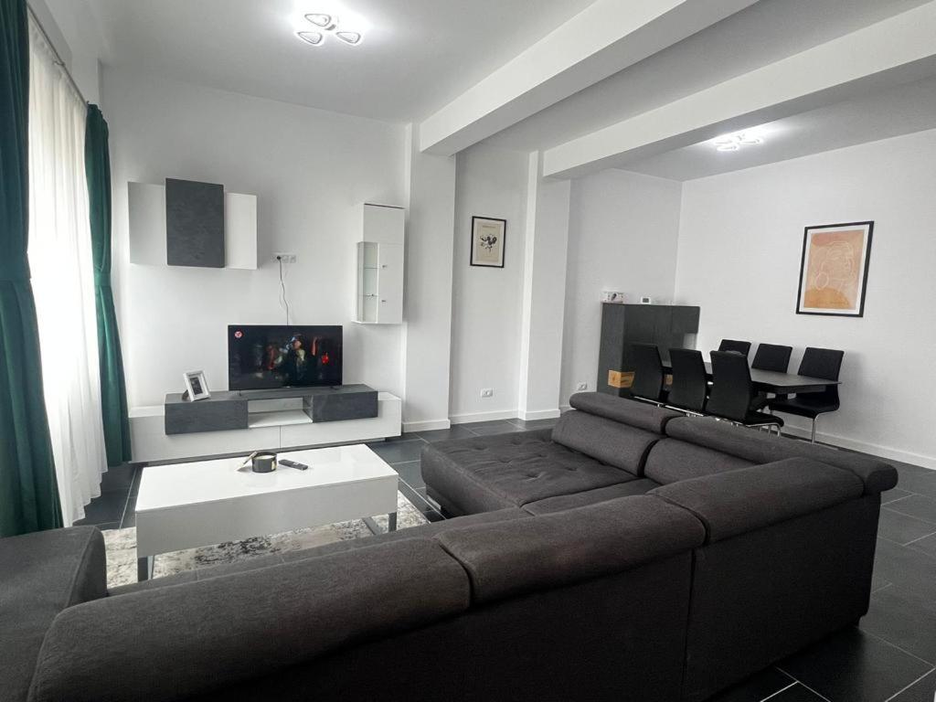 Luxury Cozy Apartments Suceava Exterior photo